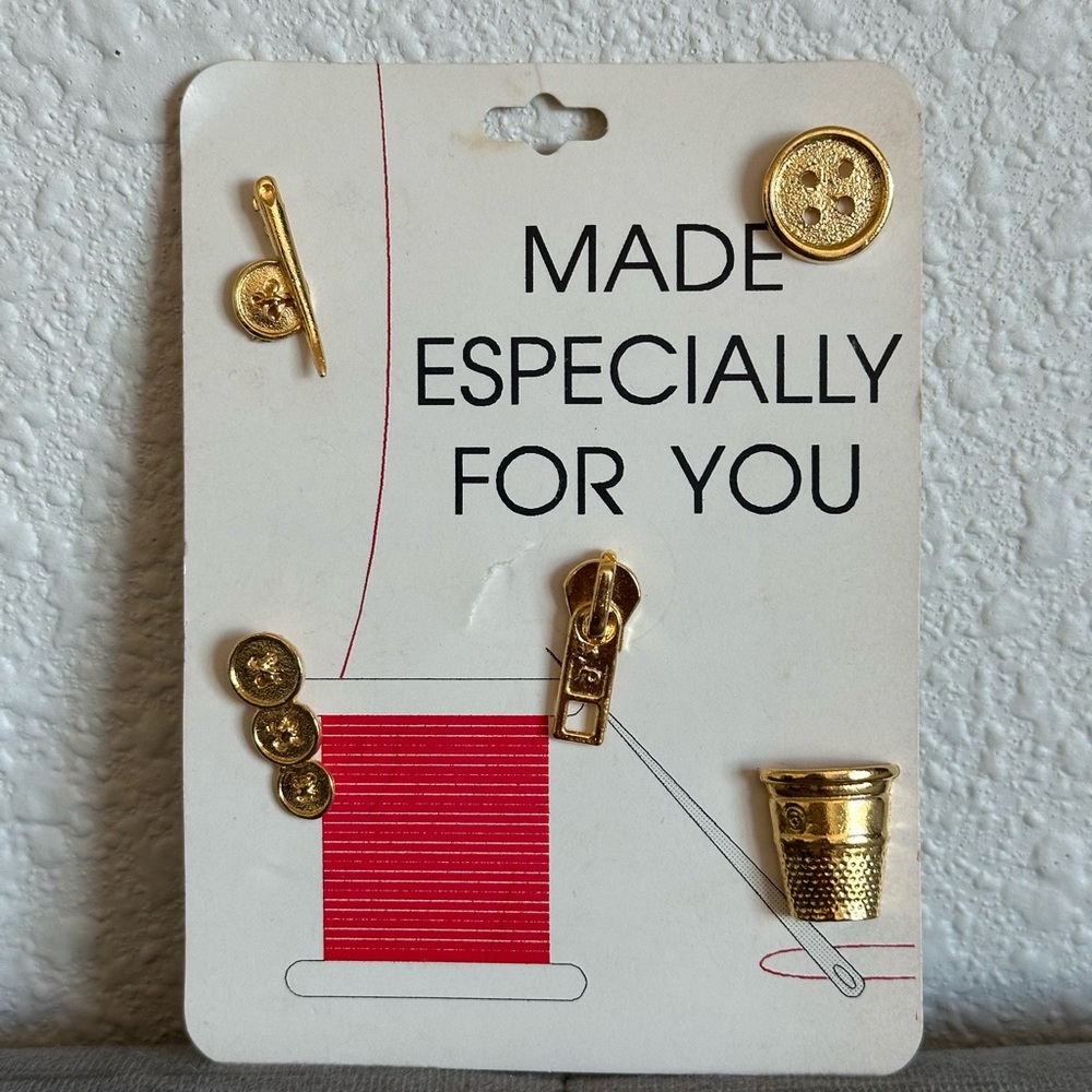 Vintage 5 Piece Pin Set